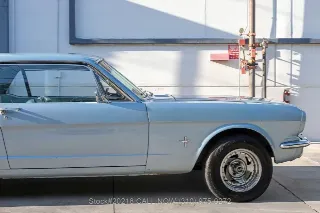 Foto 11 di 24: 1966 Ford Mustang