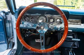 Foto 19 di 24: 1966 Ford Mustang