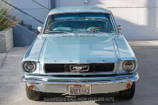 Foto 2 di 24: 1966 Ford Mustang