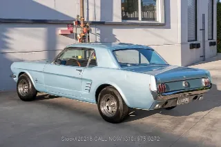 Foto 8 di 24: 1966 Ford Mustang