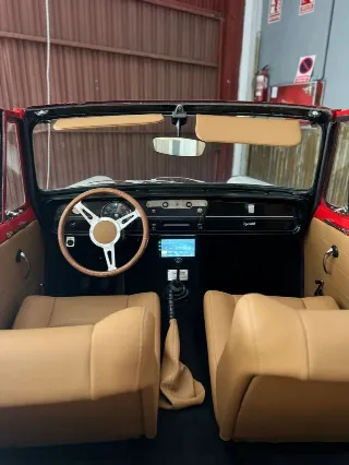Foto 2 di 8: Triumph Herald 1200 | 1961 | Route 66 Auctions