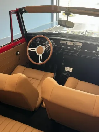 Foto 7 di 8: Triumph Herald 1200 | 1961 | Route 66 Auctions