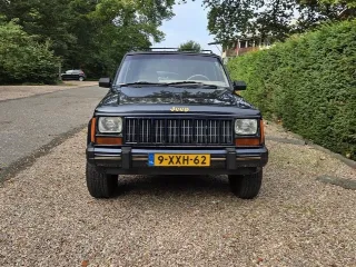 Foto 3 di 8: Jeep Cherokee XJ Limited | 1990 | Route 66 Auctions