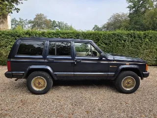 Foto 7 di 8: Jeep Cherokee XJ Limited | 1990 | Route 66 Auctions
