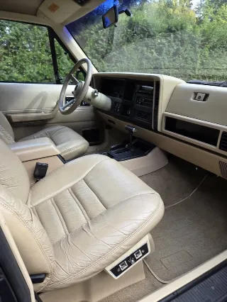 Foto 8 di 8: Jeep Cherokee XJ Limited | 1990 | Route 66 Auctions