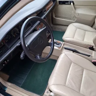 Foto 2 di 8: Mercedes-Benz 190 E 2.3 Limited Edition | 1993 | Route 66 Auctions