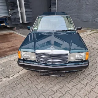 Foto 3 di 8: Mercedes-Benz 190 E 2.3 Limited Edition | 1993 | Route 66 Auctions