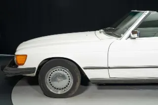 Foto 5 di 8: Mercedes-Benz 560 SL | 1987 | Route 66 Auctions