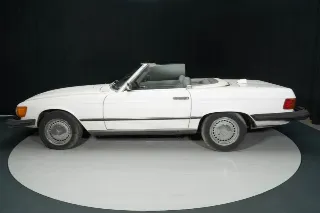Foto 6 di 8: Mercedes-Benz 560 SL | 1987 | Route 66 Auctions