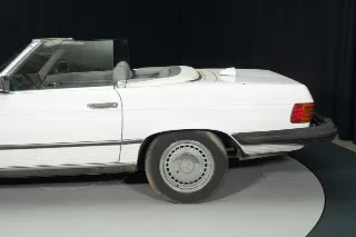 Foto 7 di 8: Mercedes-Benz 560 SL | 1987 | Route 66 Auctions