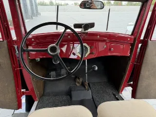 Foto 2 di 8: Renault Monaquatre | 1934 | Route 66 Auctions