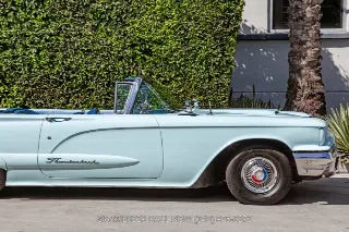 Foto 10 di 24: 1960 Ford Thunderbird