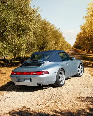 Foto 10 di 10: Porsche 993 Cabrio Carrera 4 | 1995