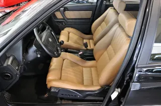 Foto 10 di 30: Alfa Romeo 164 3.0i V6 24V cat Q4 Recaro