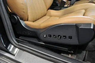 Foto 14 di 30: Alfa Romeo 164 3.0i V6 24V cat Q4 Recaro