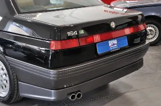 Foto 20 di 30: Alfa Romeo 164 3.0i V6 24V cat Q4 Recaro