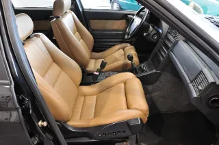 Foto 28 di 30: Alfa Romeo 164 3.0i V6 24V cat Q4 Recaro