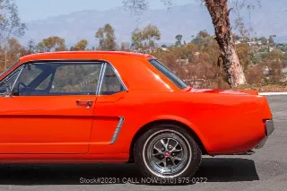 Foto 15 di 24: 1965 Ford Mustang