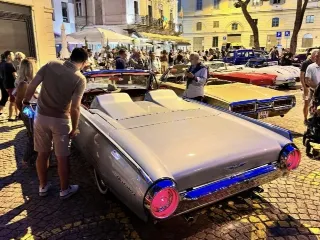 Foto 6 di 9: Ford Thunderbird | 1963 | Route 66 Auctions