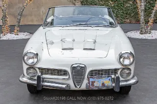 Foto 2 di 24: 1962 Alfa Romeo 2000