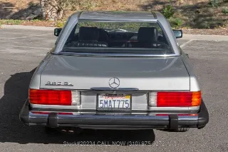 Foto 17 di 24: 1984 Mercedes Benz 380SL