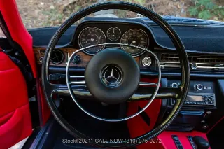 Foto 21 di 24: 1972 Mercedes Benz 250C 2.8L