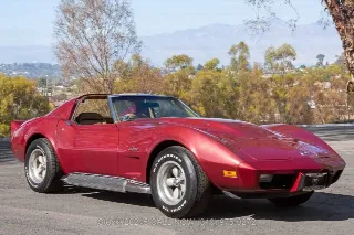 Foto 1 di 24: 1975 Chevrolet Corvette