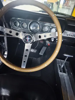 Foto 5 di 8: Ford Mustang Hardtop 289 V8 | 1965 | Route 66 Auctions