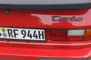Foto 7 di 8: Porsche 944 Turbo | 1987 | Route 66 Auctions