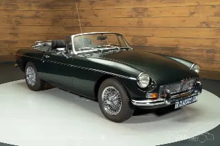 Foto 4 di 10: MG MGB