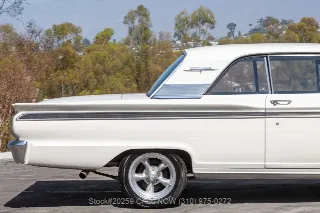 Foto 11 di 24: 1963 Ford Fairlane 500