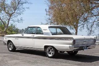 Foto 7 di 24: 1963 Ford Fairlane 500
