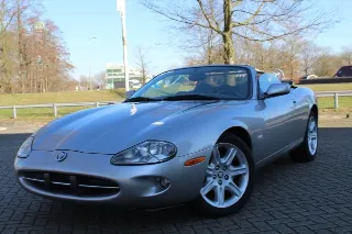Foto 5 di 8: Jaguar XK8 4.0 Cabriolet | 1999 | Route 66 Auctions