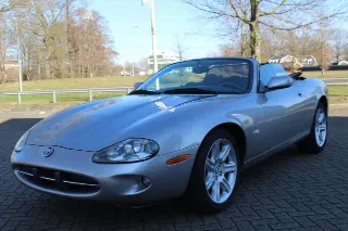 Foto 6 di 8: Jaguar XK8 4.0 Cabriolet | 1999 | Route 66 Auctions