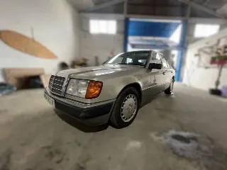 Foto 3 di 16: Mercedes-Benz 300 E-24 | 1992 | Route 66 Auctions