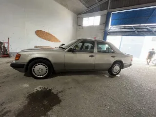 Foto 5 di 16: Mercedes-Benz 300 E-24 | 1992 | Route 66 Auctions