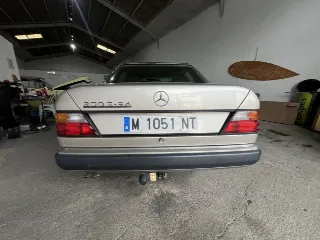 Foto 7 di 16: Mercedes-Benz 300 E-24 | 1992 | Route 66 Auctions