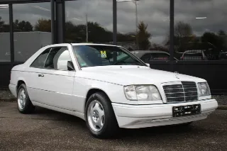 Foto 1 di 8: Mercedes-Benz 220 CE | 1993 | Route 66 Auctions