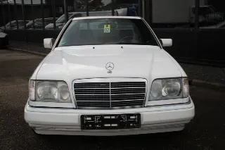 Foto 4 di 8: Mercedes-Benz 220 CE | 1993 | Route 66 Auctions