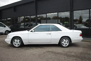 Foto 8 di 8: Mercedes-Benz 220 CE | 1993 | Route 66 Auctions