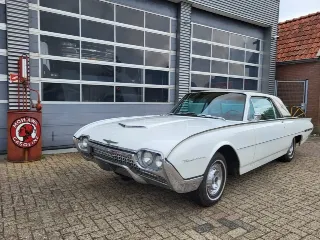 Foto 3 di 8: Ford Thunderbird Landau | 1962 | Route 66 Auctions