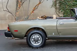 Foto 17 di 24: 1980 Fiat 124 Spider 2000