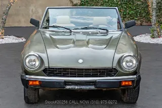 Foto 2 di 24: 1980 Fiat 124 Spider 2000