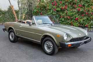 Foto 3 di 24: 1980 Fiat 124 Spider 2000