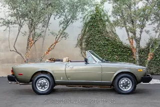Foto 4 di 24: 1980 Fiat 124 Spider 2000