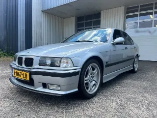 Foto 5 di 8: BMW M3 Sedan (E36) | 1996 | Route 66 Auctions
