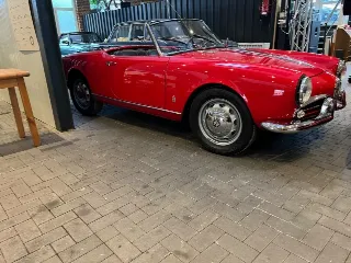 Foto 3 di 15: Alfa Romeo Giulietta Spider | 1957 | Route 66 Auctions