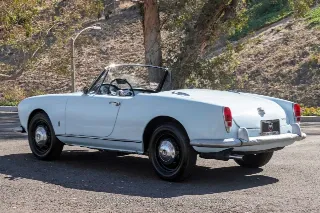 Foto 9 di 24: 1964 Alfa Romeo Giulia Spider