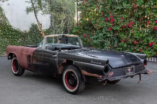 Foto 7 di 24: 1956 Ford Thunderbird