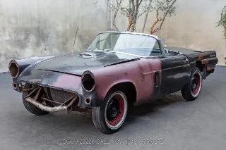 Foto 8 di 24: 1956 Ford Thunderbird